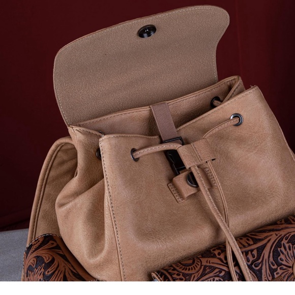 COPY - Wrangler Vintage Floral Tooled Backpack light brown - Picture 5 of 8